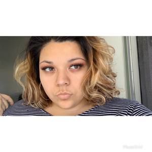 Meet your Posher, Alicia